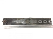 Suport cilindru basculare cabină Volvo 20350538 - Piesă metalică cu trei orificii și șurub, marcaje pe suprafață