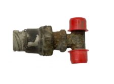 Conector pneumatic pentru camioane Scania cu capace de protecție roșii