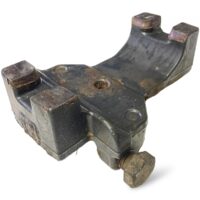 Piesă reglare arc lamelar axă motor dreapta Scania 1383644