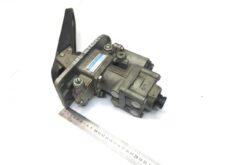 Supapă principală de frână cu pedală pentru Volvo, cod 3028742-158810-1518811R-12