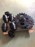 Set role rulare și roată dințată pentru miniexcavator schaeff hr12