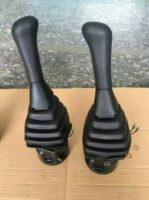 Joystick Manetă de Control Miniexcavator Hitachi EX75UR-3 (Set de 2)