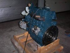 Motor Diesel Kubota V3300 pe Paletă de Lemn