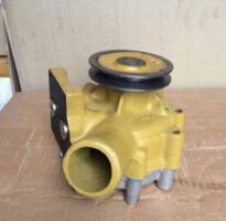 Pompa de Apă Caterpillar 320 - Componentă Utilaj Construcții