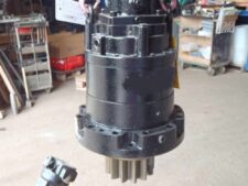 Reductor de rotire pentru excavator New Holland E135, E160, E175, E215, E245, E305, E385, etc