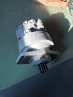 Reductor de Rotire Hidraulic pentru Miniexcavatoare Bobcat 225, 320, 322, 325, etc