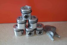 Set Pistoane Motor Original Deutz F6L413 - Preț Avantajos
