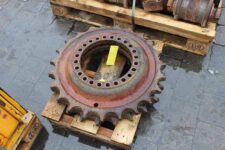 Steluță roată dințată pentru excavator OK RH65