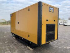 Generator de curent industrial caterpillar 220 kva cu motor cat, cutie de oțel, rezervor și baterie