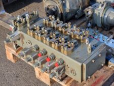 Distribuitor hidraulic pentru Liebherr A904C